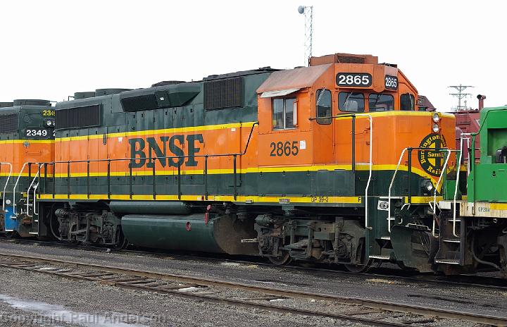BNSF 2865 - GP39-2.jpg